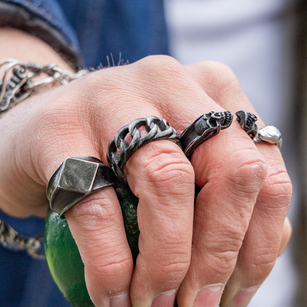 Mens Rings | Black Chain | Black Diamond | Black Skull Head | Silver Snake | Ring | Rings | Jewellery | Jewlery | Woman | Man | Band Signet