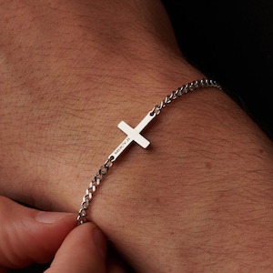 Armband mit Gravur Silber Kreuz: Edelstahl Panzerglied, personalisierter Schmuck, Vatertag