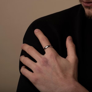 Anillo de plata grabado a medida: ideal para bodas o para uso diario (5 mm de ancho).