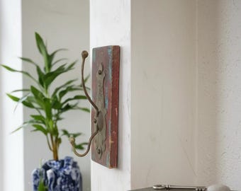 Gancho de pared rústico vintage con gancho de latón