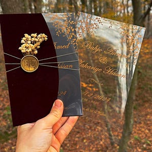 enveloppe velours, faire-part de mariage en acrylique, faire-parts transparents personnalisés, faire-part Sweet 16 et quinceanera