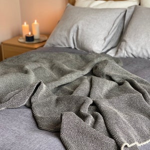 Waffle linen blanket / Linen throw / Linen bedspread / Washed waffle linen bed cover, summer throw, linen bedding