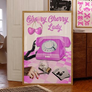 Pôster de cereja rosa arte de parede impressão de mulher dos anos 70 decoração de dopamina preppy impressões femininas decoração de carrinho de bar retrô apartamento arte estética rosa vintage
