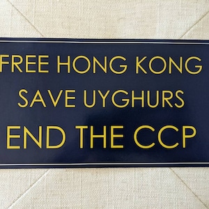 Pegatina para parachoques - Liberar a Hong Kong, salvar a los uigures, acabar con el PCC - Rebecca Bee