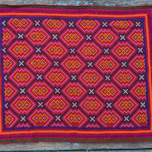 Medium Shipibo Tapestry Psychedelic Embroidery Wall Hanging Altar Cloth Patch Peru Ayahuasca Ayahuasca Ceremony Square Rectangle Red Pink
