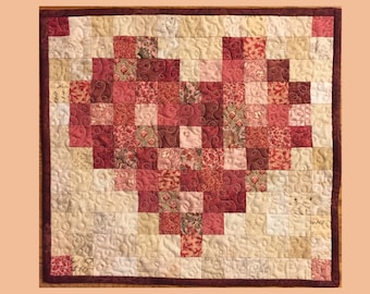 Happy Heart Mini Quilt Pattern: Scrappy Valentine&#39;s Day Quilt (PDF)