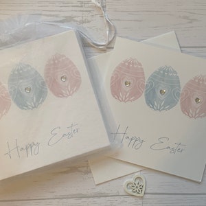 Paquet de cartes de Pâques.  De beaux œufs pastel de style batik pour accompagner un message de Joyeuses Pâques. Cartes de luxe.