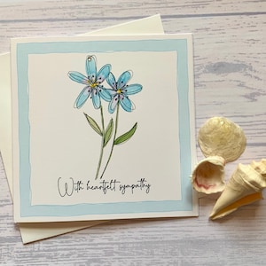 Belle avec carte de condoléances. Peut être personnalisé. Fleurs délicates à l'aquarelle agrémentées d'une pierre de rhin étincelante.