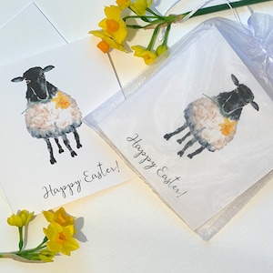 Emballez des cartes de Pâques.  Joli mouton aquarelle tenant une jonquille. Joyeuses Pâques. Cartes de luxe.
