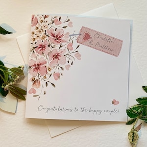 Carte de mariage personnalisée. Fleurs aquarelles roses roses.  « Félicitations à l'heureux couple. Strass
