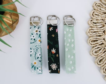 Llavero / Llavero de muñeca / Llavero colgante / Llavero floral / Llavero de lunares / Llavero de tela / Regalo para ella