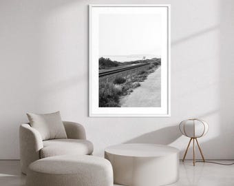 Impresión artística de la torre de salvavidas de San Clemente y las vías del tren: decoración californiana en blanco y negro.