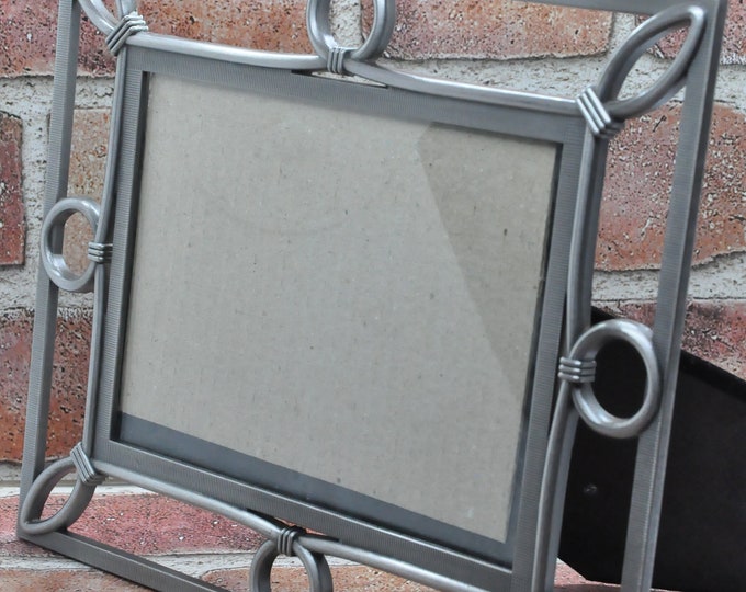 Elegant Metal Frame Professional & Trendy Picture Frame Pewter Toned