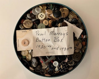 Lot of Vintage Buttons Mixed Sizes Colors Styles Approx 700 - 800 forSewing Crafting