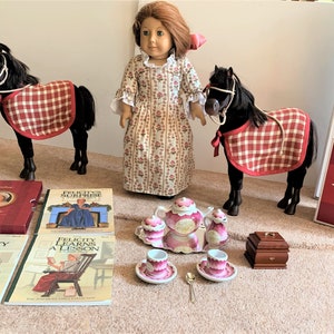 Pleasant Company American Girl Felicity Merriman 18&quot; Doll, Meet Outfit, Books, Patriot the Foal, Tea Set