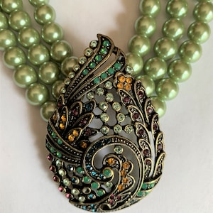 Vintage Heidi Daus Teared Tapestry Green Paisley Necklace 3 Strand Faux Pearls