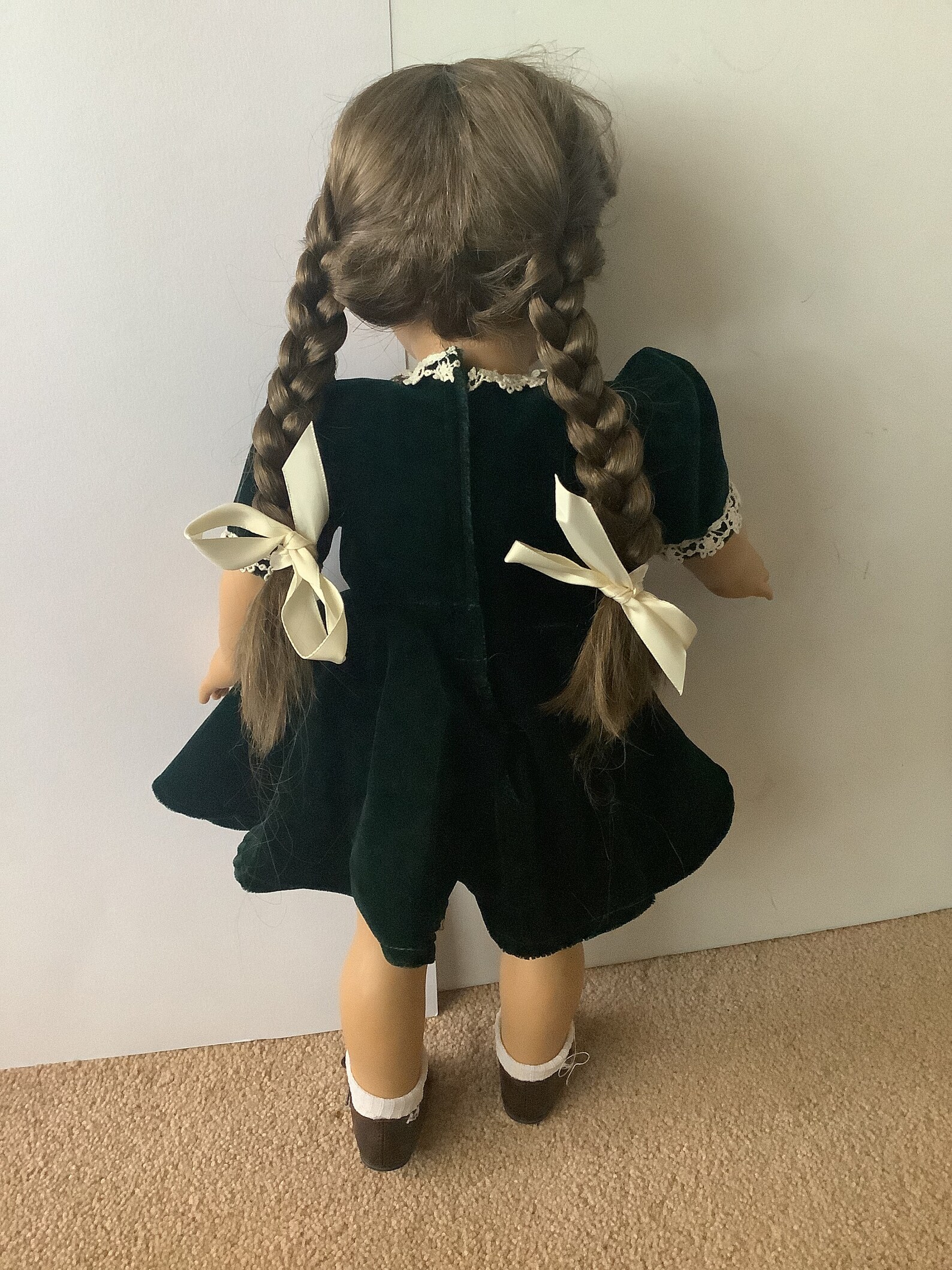 Pleasant Company American Girl Molly Mcintire 18 Doll With Outfits