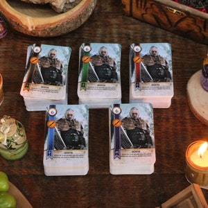 537 cartas, 5 mazos (DLC incluidos), ¡Envío exprés! ¡Libro de reglas de 4 páginas incluido!