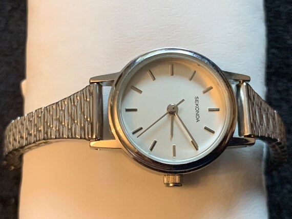 Sekonda Balearic - Orologio al quarzo da donna, 33 mm, con display analogico e cinturino in acciaio inox argentato, Blu, Bracciale