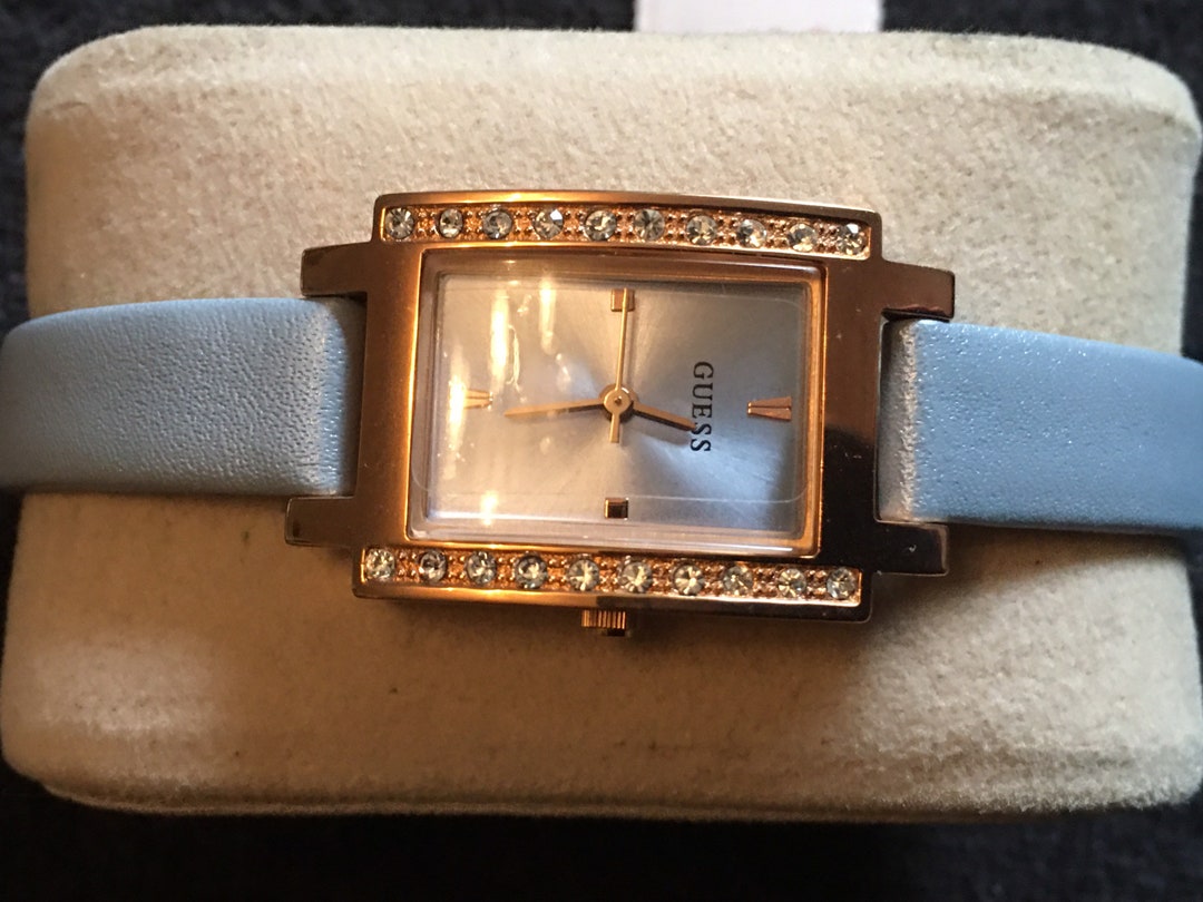 Vintage Guess Ladies Watch With Leather Strap and Box - Etsy display picture 3