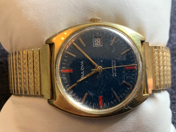 Vintage Rare Bulova Gold Tone Mens Watch Expandable Strap  display picture 3