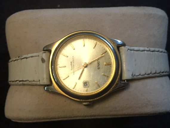 Vintage Retro Lorus Gold tone Ladies watch - image 3