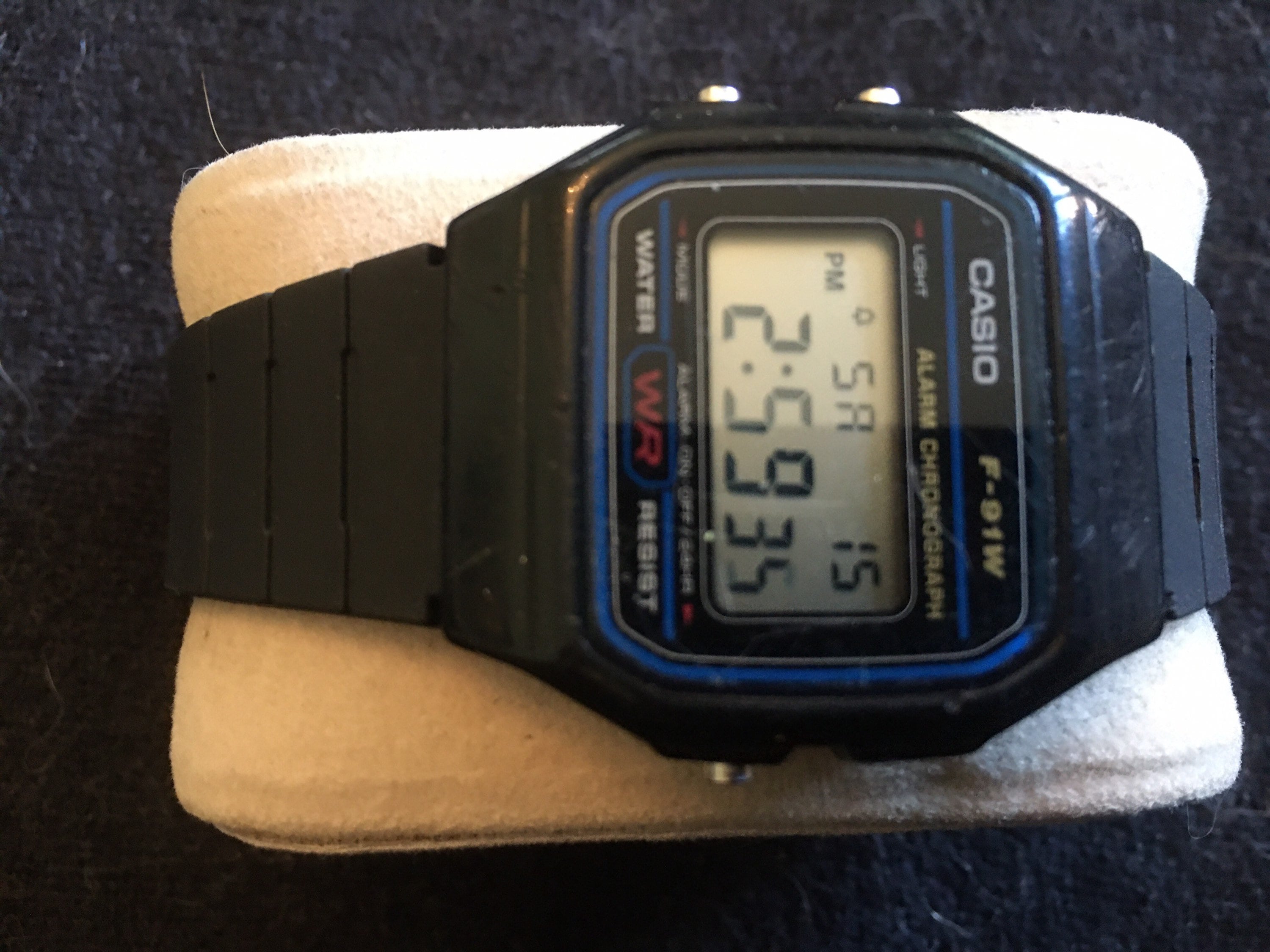 Vintage Retro Casio F-91W Alarm Chronograph Quartz Watch