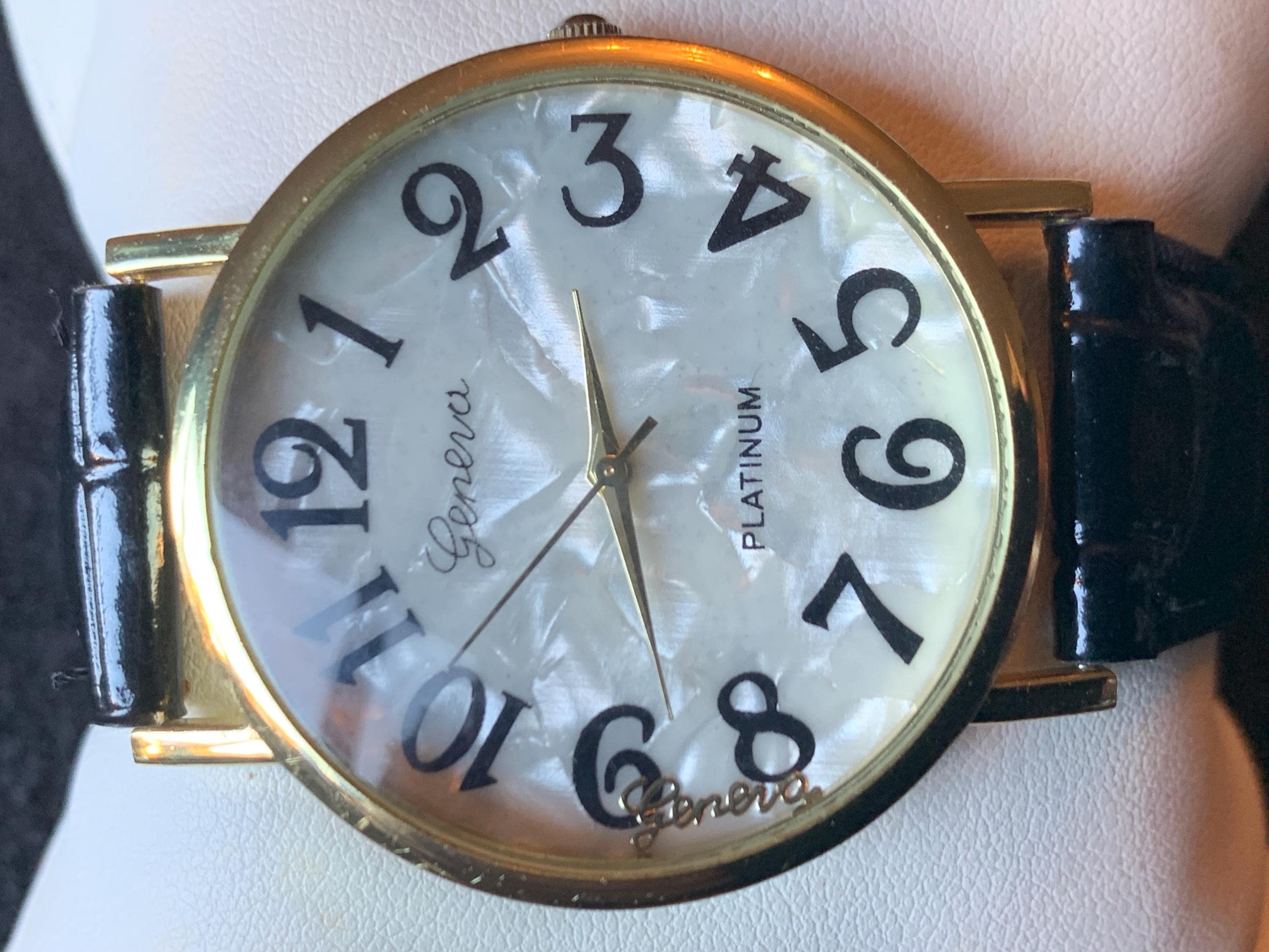 Vintage Goldtone and Silvertone Watch With Mother Of Pearl Face And Date Gold Watch Rolex Day-Date 36mm White Mother Of Pearl Dial  main image 3