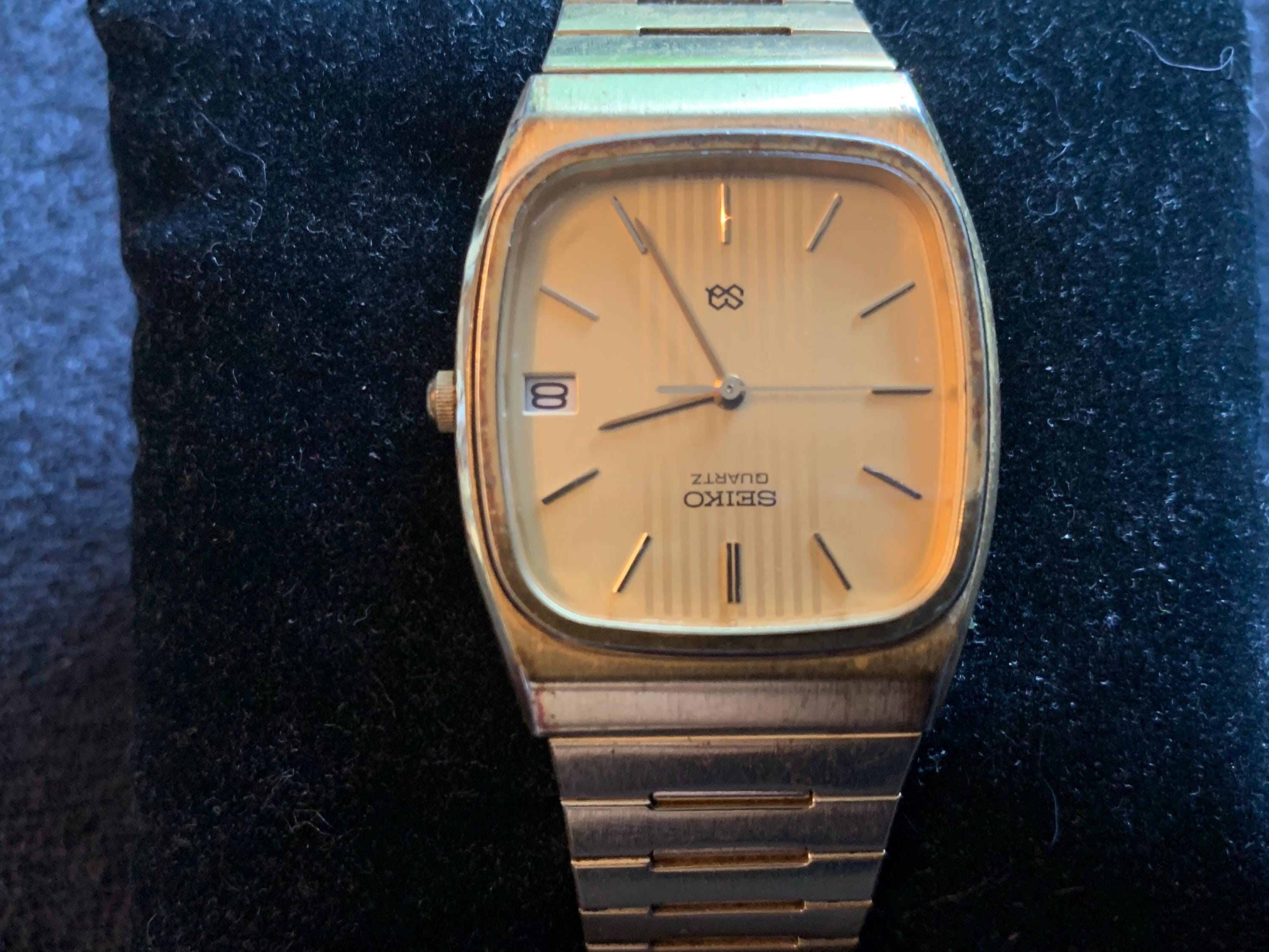Montre Seiko SQ 8222 Pour Homme - Cadran Doré, Quartz, Classique