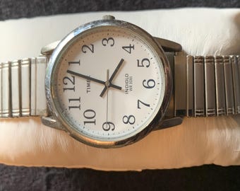 Vintage Retro Timex Indiglo WR 30M Silver tone Mens watch