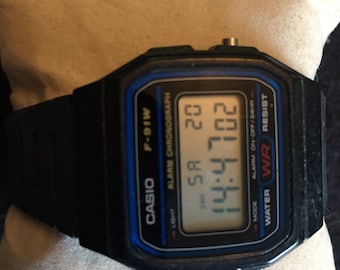 Vintage Casio F 91W digital quartz watch