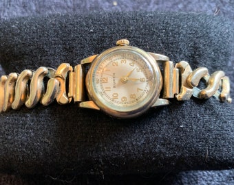 Vintage Buren Grand Prix Gold tone mens watch sivyers59