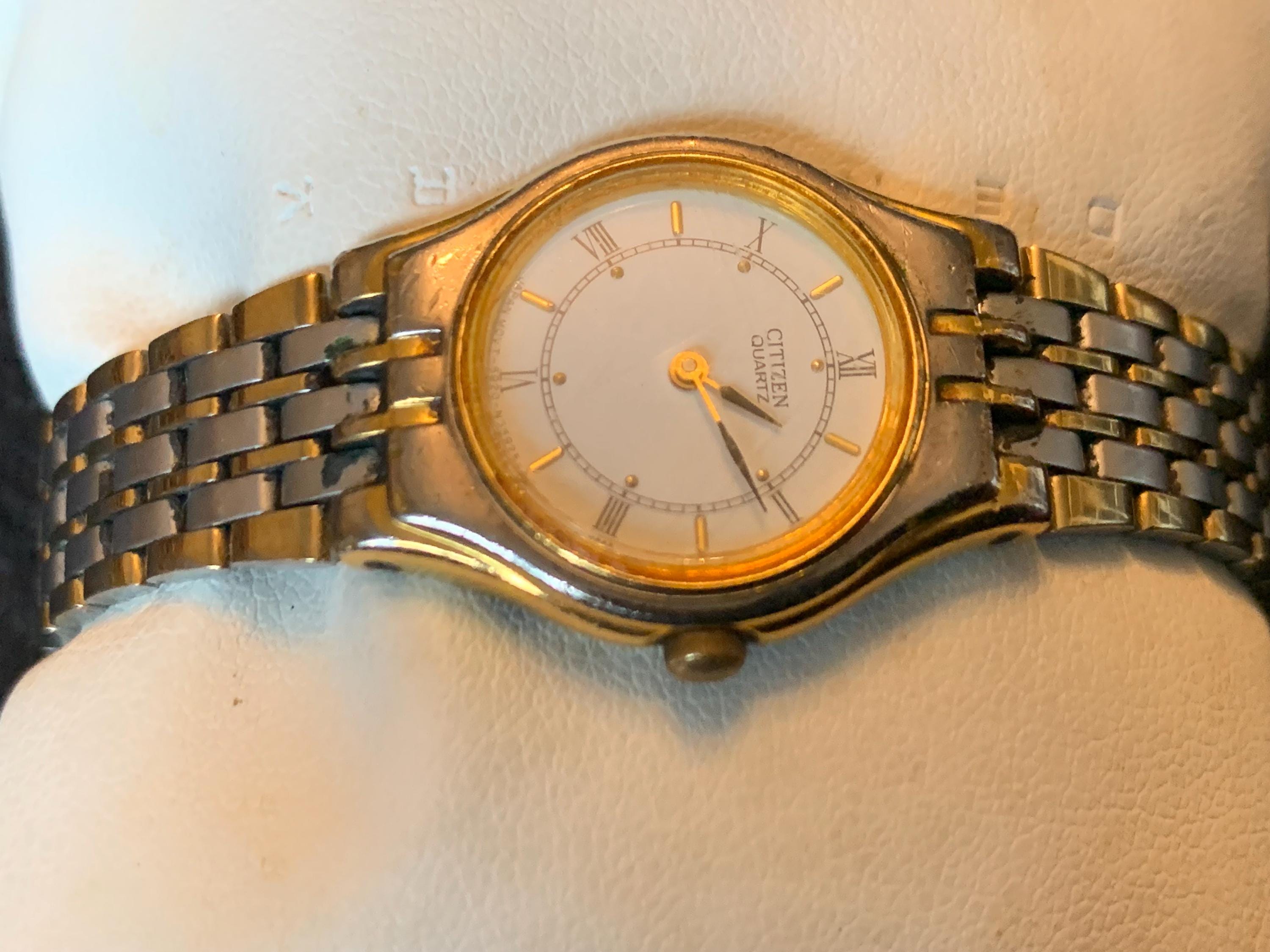 Citizens gold tone quartz watch sweep hand adjust Citizen main image 2