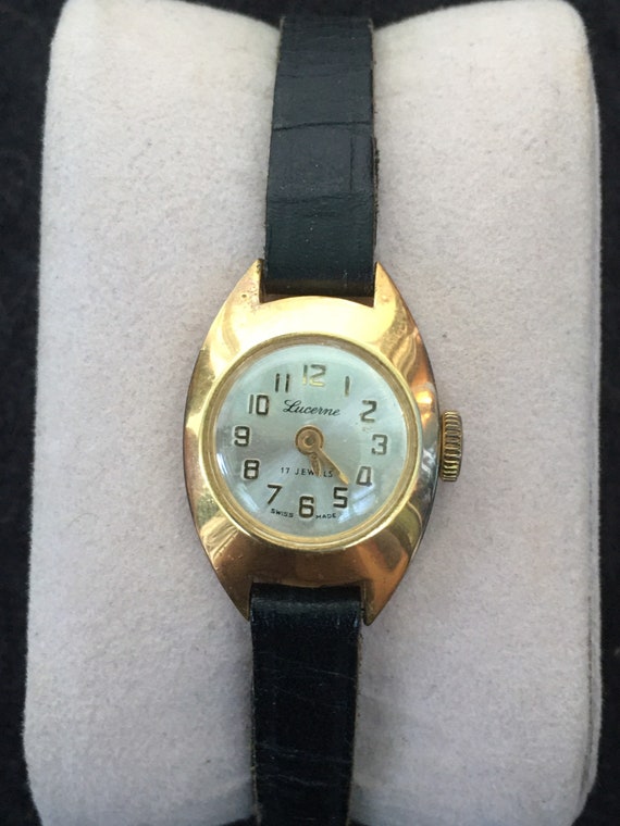 Montre Collier Vintage LUCERNE - Cadran émail Rouge, Bijou Ancien Et élégant
