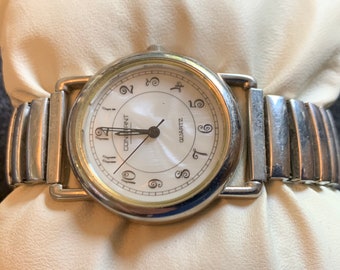 Vintage Permanent Damen Quarzuhr mit perlmuttfarbenem Ziffernblatt
