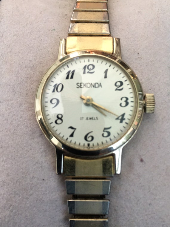 Gold sekonda ladies watch store