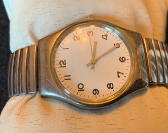 Vintage unbranded unisex Swatch style Silver Tone watch