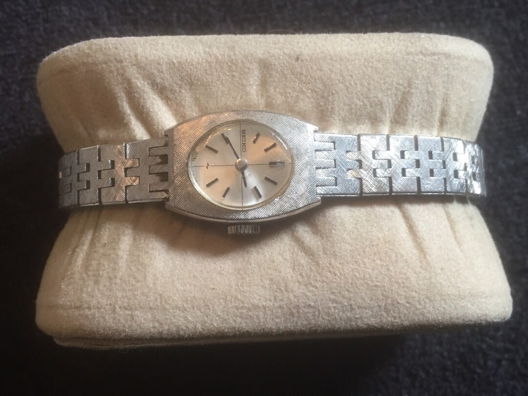SEIKO セイコー 6020-7060 ヴィンテージ クォーツ 腕時計 SEIKO セイコー 6020-7060 ヴィンテージ クォーツ 腕時計 - メルカリ