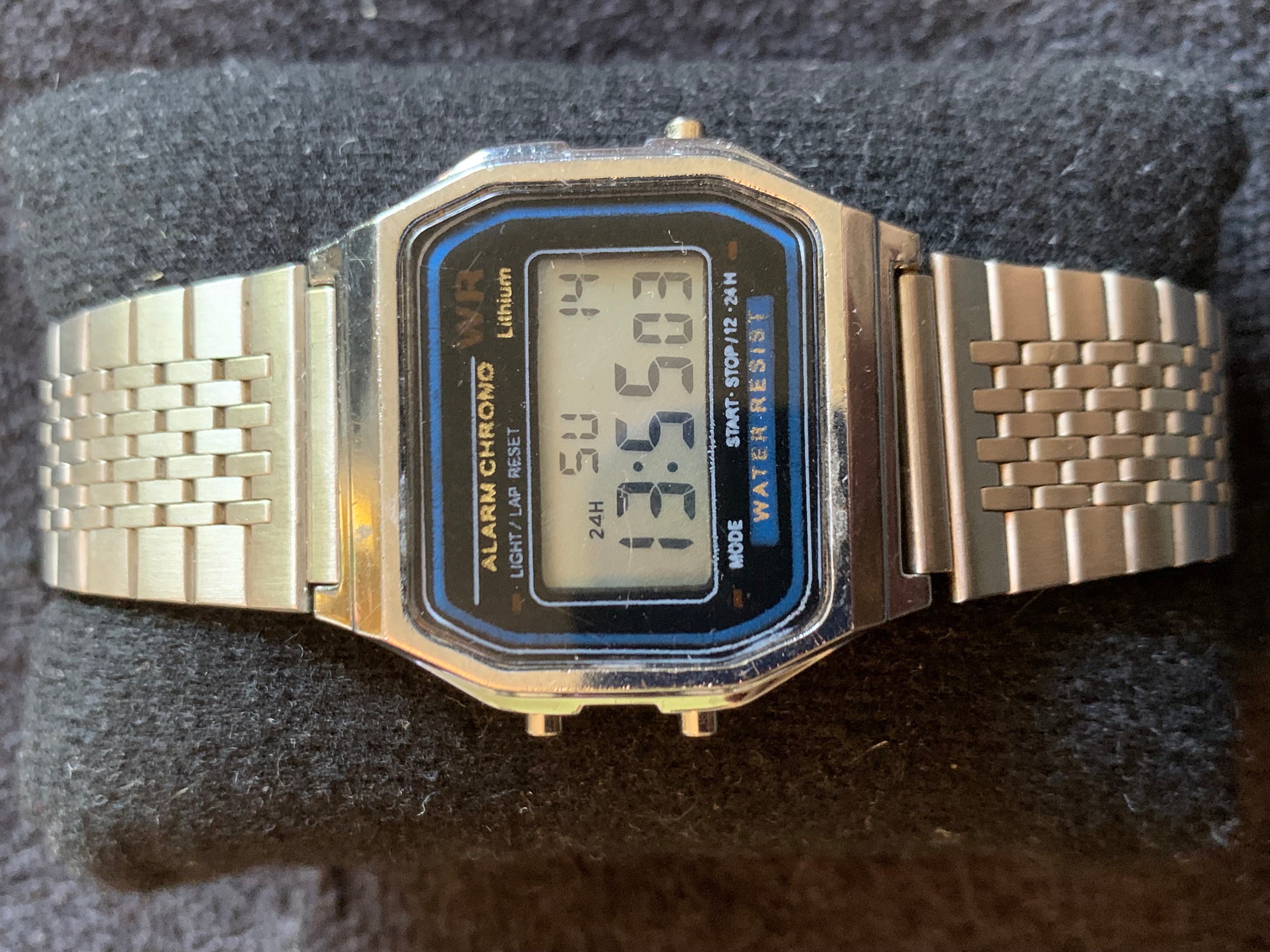 Casio LCD rétro alarme timer montres pour femmes