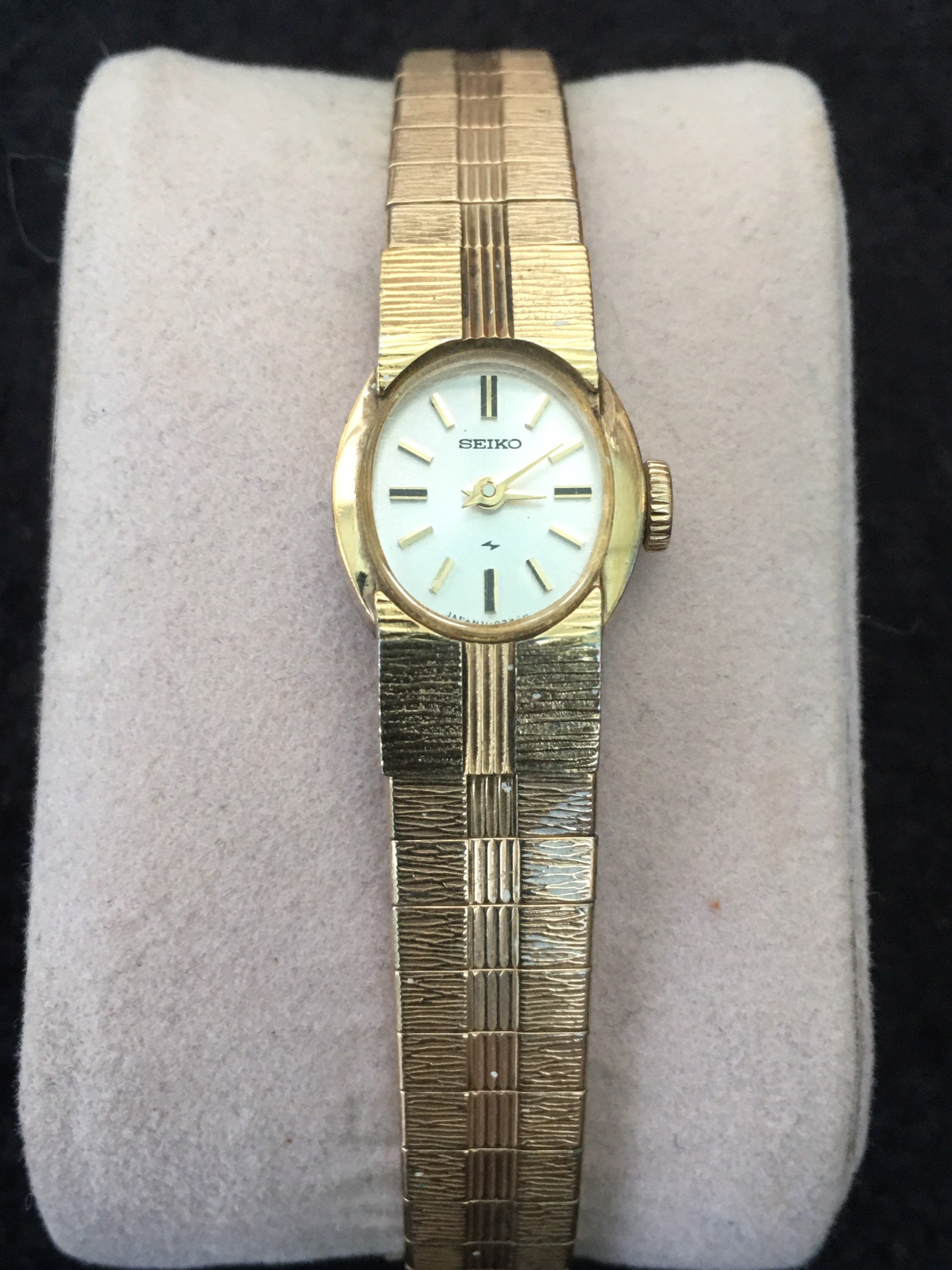 Seiko rainbow outlet ladies watch