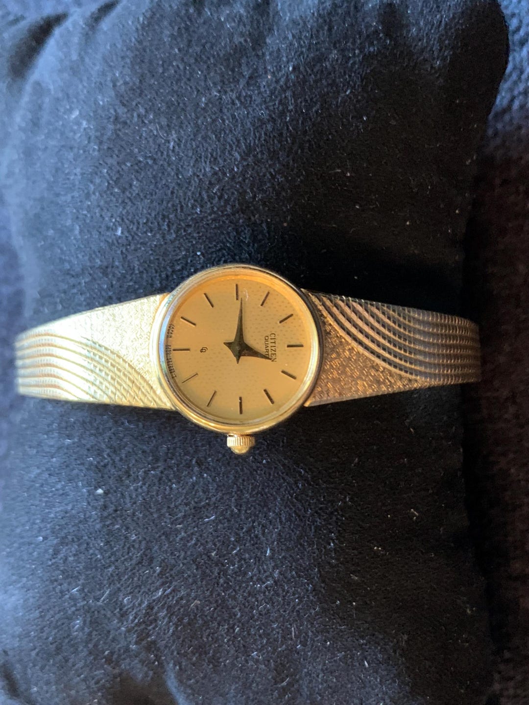 Citizen CQ Date Watch Women Gold Tone Face Stainless Steel Band 2010-895886 CITIZEN 2010-895886 SMT Silver Tone Quartz Women main image 3