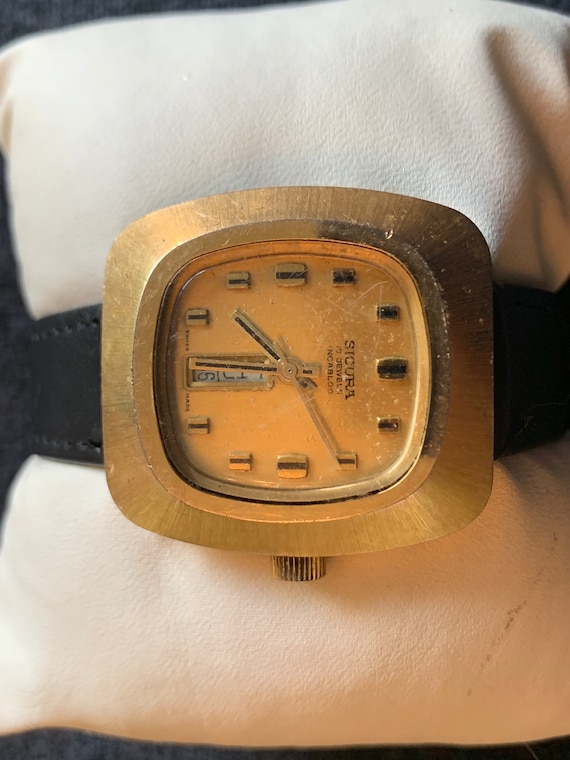 Vintage Rare Vintage Sicura 17 Jewel Turtle / UFO Mens Watch Gold