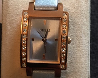 Vintage Guess Ladies Watch With Leather Strap and Box - Etsy display picture 2