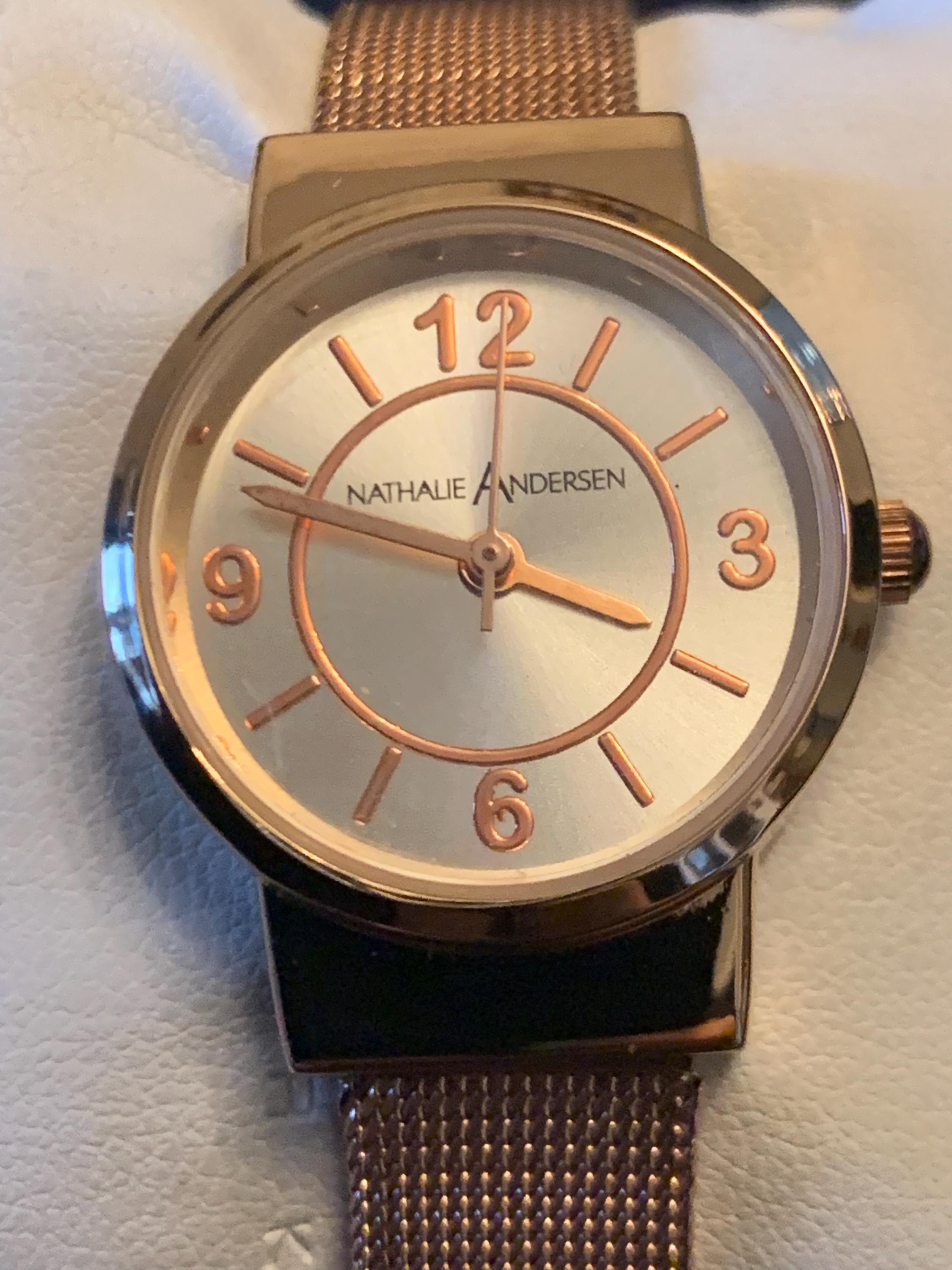 Montre Femme Nathalie Andersen – Mécanique Manuelle, Cadran Blanc, Neuf Avec étiquettes