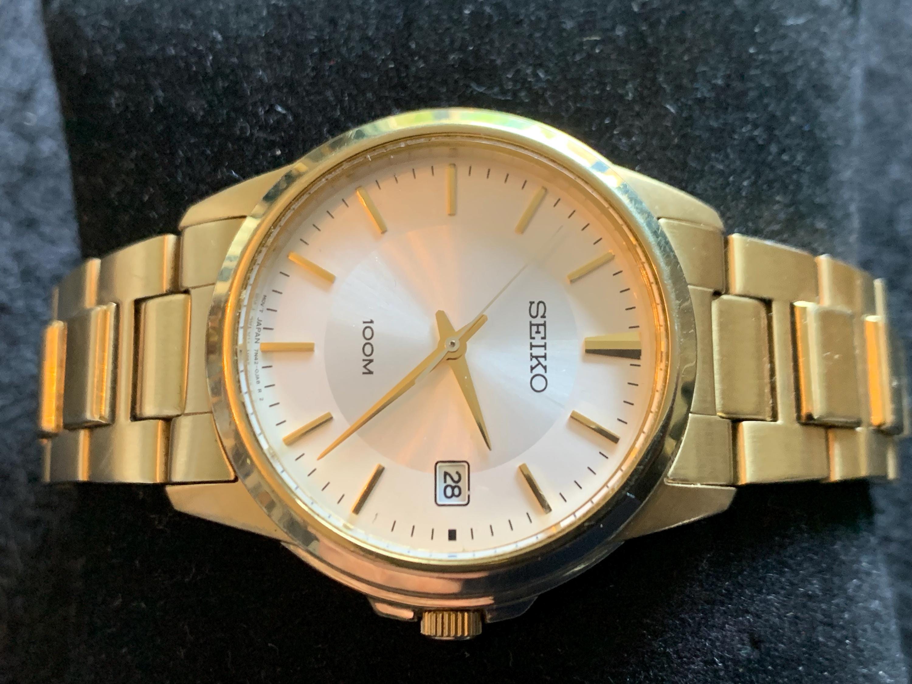 Vintage Seiko Quartz 7N42-0FC0 Gold Tone Mens Watch in Original