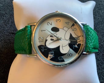 Mickey Mouse Silver tone quartz Unisex watch