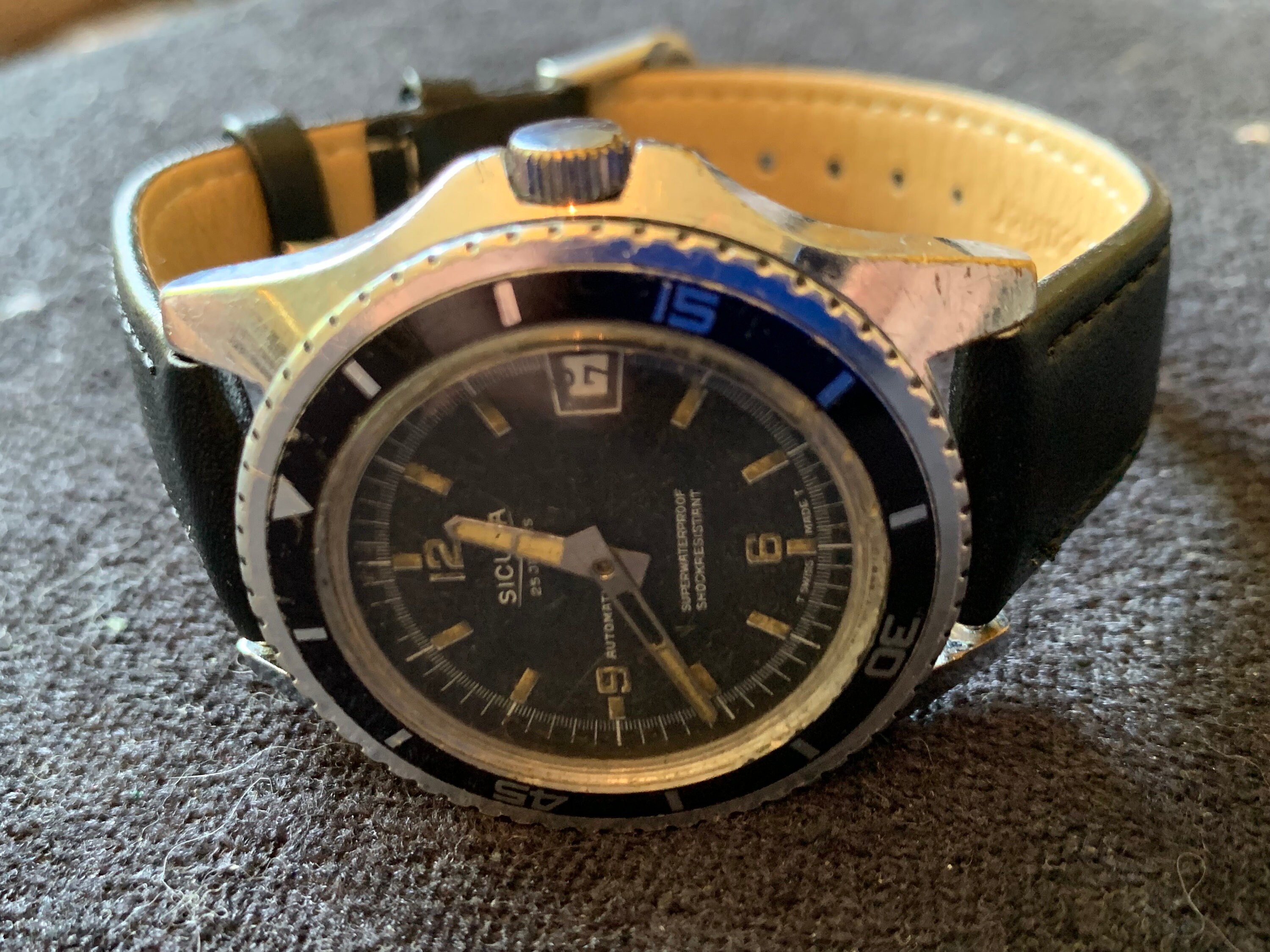Sicura diver shop watch
