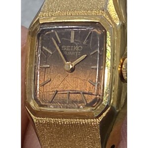 Vintage SEIKO Gold Tone Tank Watch Women Copper Dial Mesh  display picture 2