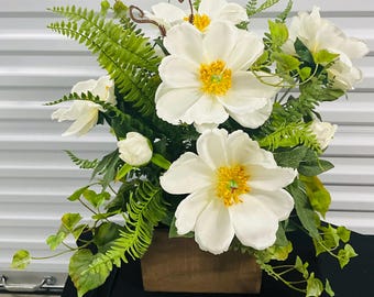Magnolia Flower Centerpiece, Farmhouse Table Decor, White Magnolia Floral Arrangement | Rustic HomeDecor| Southern Inspired Decor