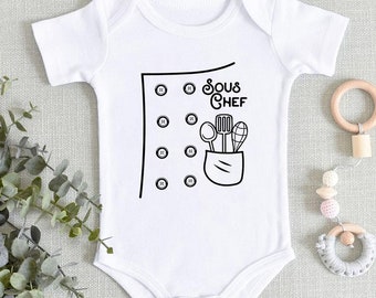 Baby Chef Vest - Baby Sous Chef - Cadeau de body bébé drôle personnalisé - Gilet bébé drôle personnalisé - Trouble du sommeil Onesie drôle